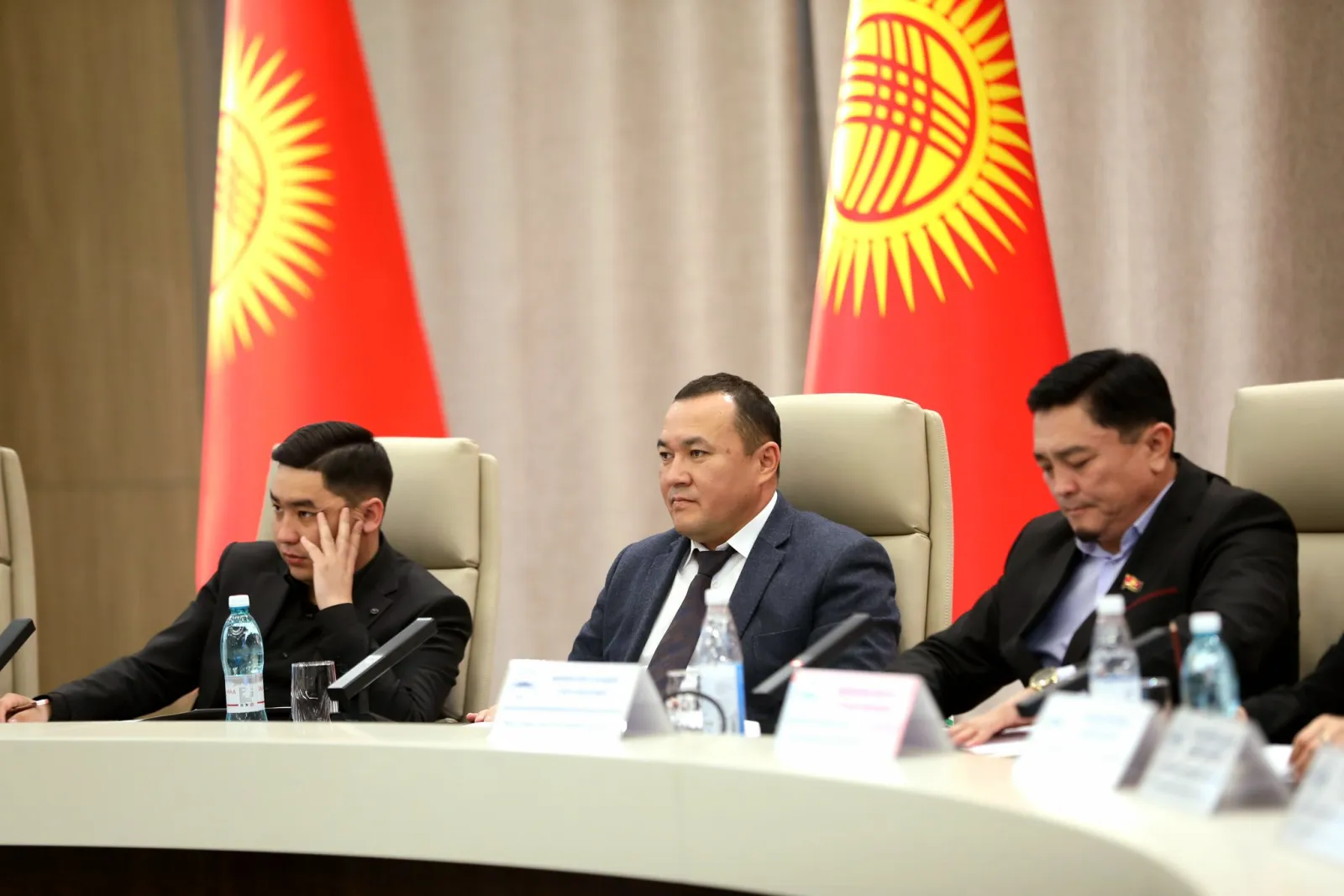 Манас шаардык депутаттар кеңешинин X чакырылышынын кезектеги XХ сессиясы болуп өттү.