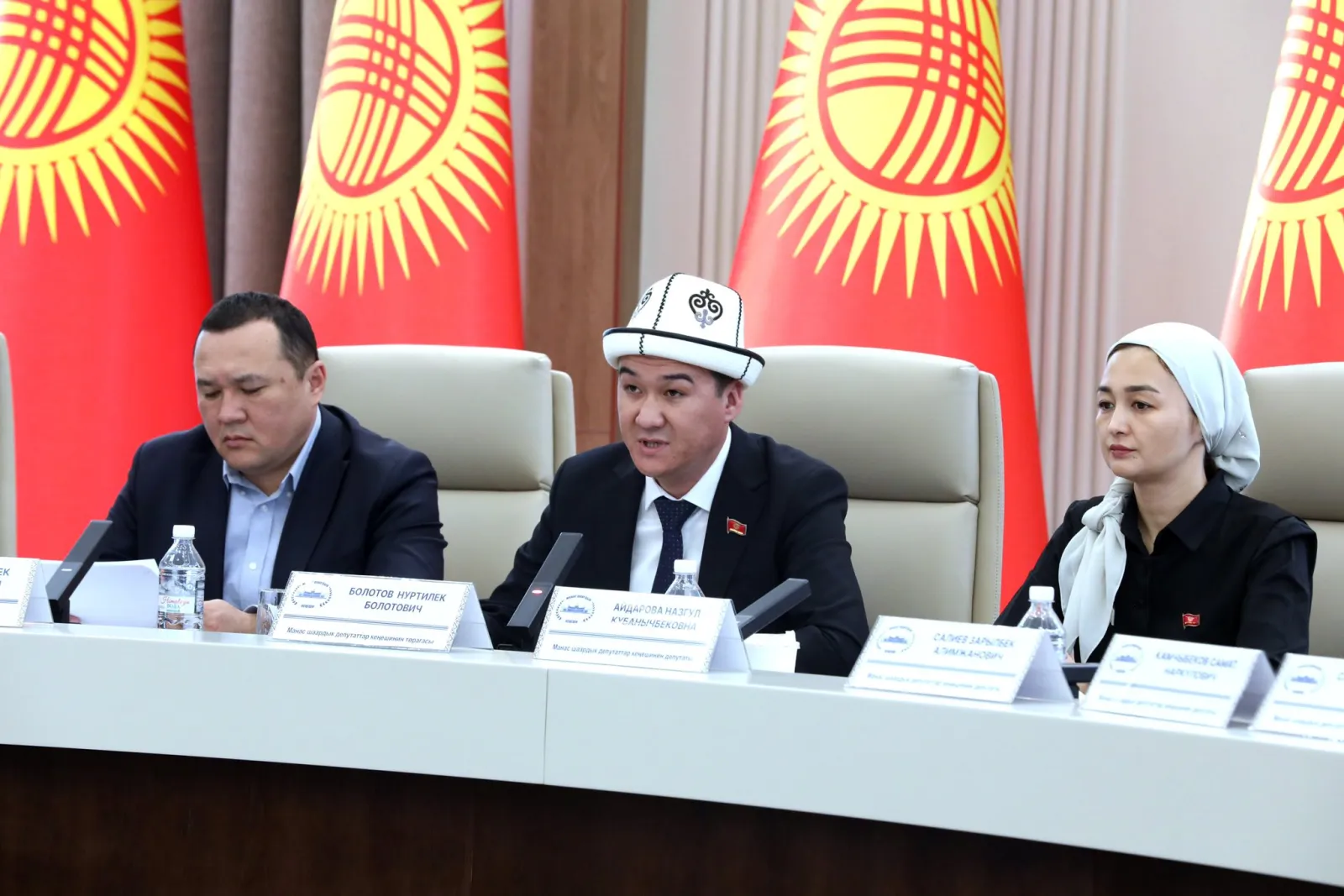 Манас шаардык депутаттар кеңешинин X чакырылышынын кезектеги XXIII сессиясы болуп өттү.