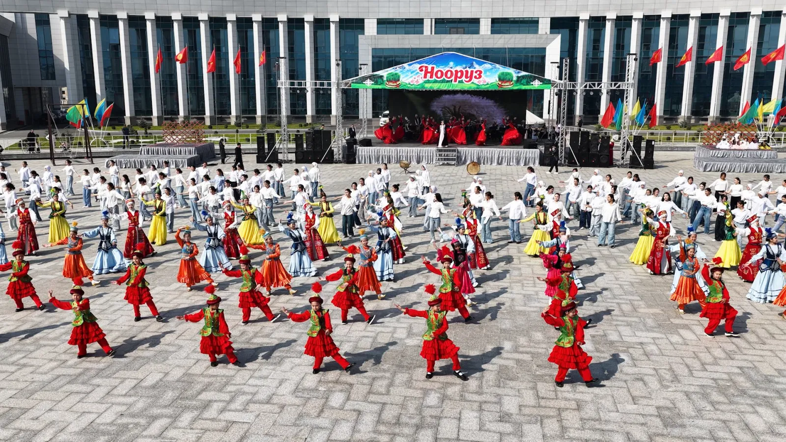 МАНАС ШААРЫНДА НООРУЗ МАЙРАМЫ БЕЛГИЛЕНДИ