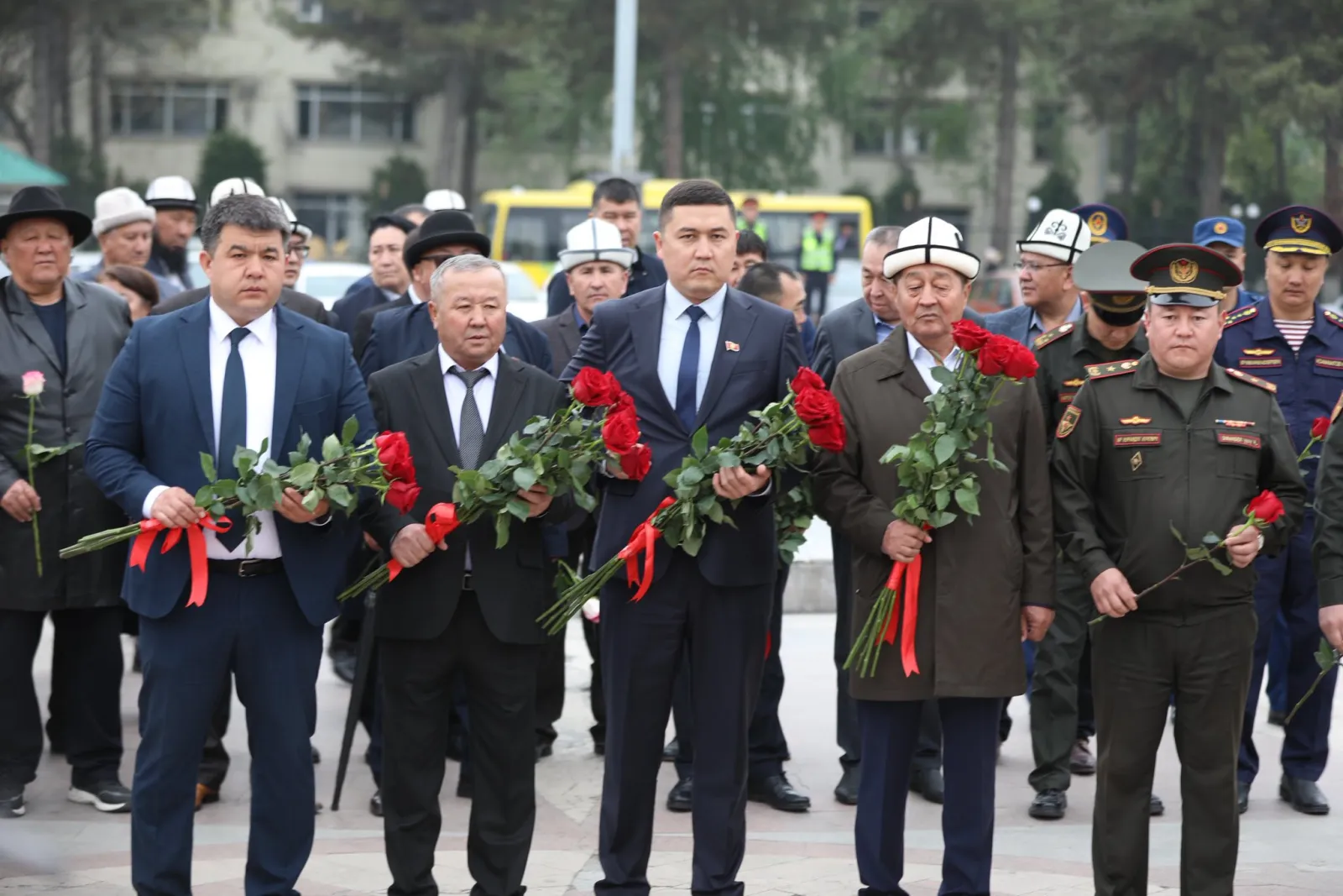 ТӨРАГА 7-Апрель – Элдик революцияда курман болгон жарандарды эскерүү иш-чарасына катышты