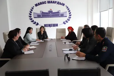 Манас шаардык кеңешинин туруктуу комиссиясынын кезектеги отуруму болуп өттү